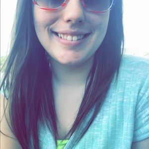 Meet your Posher, Danielle